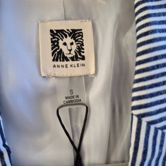 Anne Klein Women’s Blazer Size S Blue White Pinstripe 98% Cotton Single Button - Picture 3 of 15